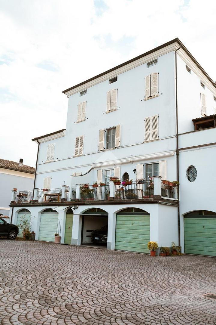 3 LOCALI A FORNOVO DI TARO - Vista 5