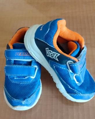 scarpe ginnastica nr 24 