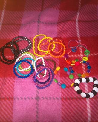 Braccialetti per bambini con perline colorate