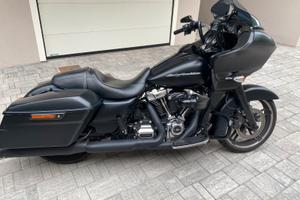 Harley  Davidson Road Glide M8