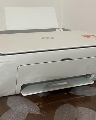 Stampante HP DeskJet 2720e a colori