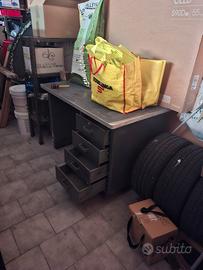 scrivania in ferro banco da lavoro
