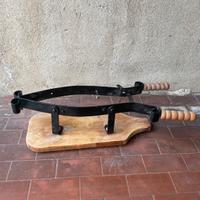 Tagliere mezzaluna artigianale in ferro battuto