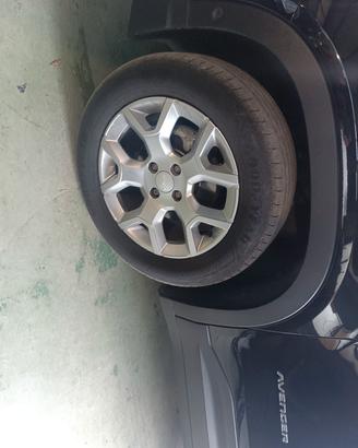 cerchi e gomme usate jeep Avenger Min