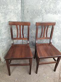 Due sedie in legno
