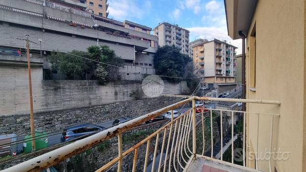 4 LOCALI A GENOVA