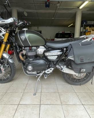 Triumph scrambler 1200XE