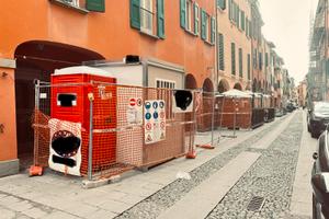 Monolocale con bagno esterno e piazzale recintato