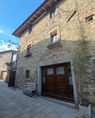 Casa indipendente a Poppi, 6 locali