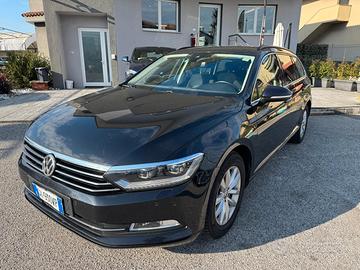 Volkswagen Passat Variant 2.0 TDI DSG Business Blu