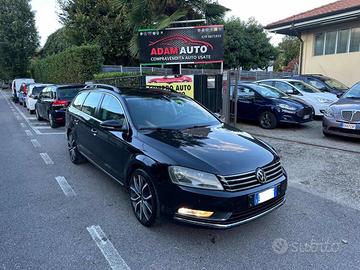 VOLKSWAGEN Passat Var. 2.0 TDI Highline BlueM.Te