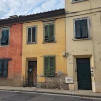 Terratetto con ampio giardino a Pistoia