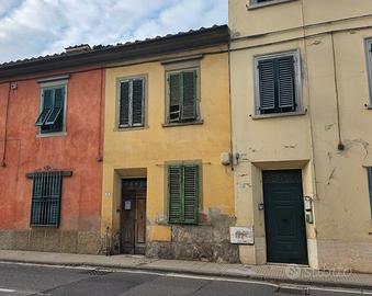 Terratetto con ampio giardino a Pistoia