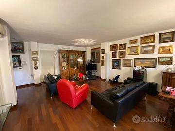 Villetta a schiera di 180 m² con 5 locali e box au