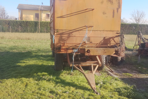 Rimorchio agricolo ex carro foraggero