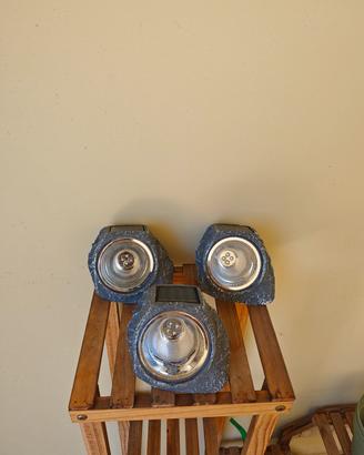 3 faretti solari da giardino a forma di pietra