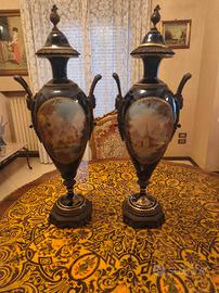 Coppia di vasi in porcellana in stile Sèvres