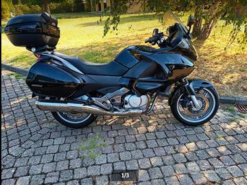 Honda deauville 700