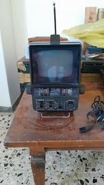 televisore e radio 