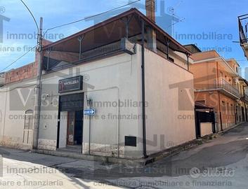 Locale commerciale su due livelli