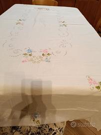 tovaglia da tavola ricamate 