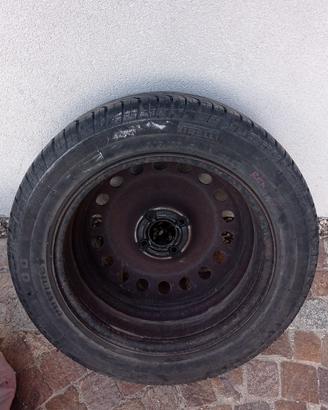Pneumatico Pirelli per Dacia Sandero