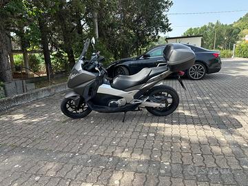 Honda 750 Integra