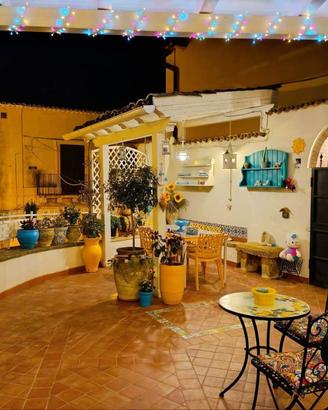 Rif.PZ3| casa ind. noto