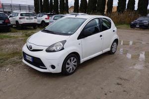 Toyota Aygo I 2012 5p 1.0 active connect