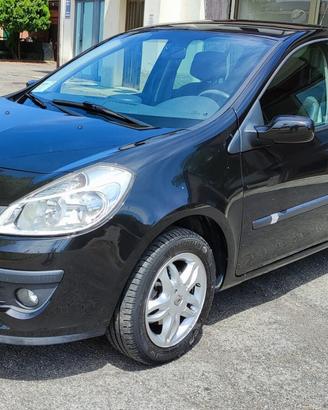 Renault Clio 1.2 16V 5 porte Le Iene