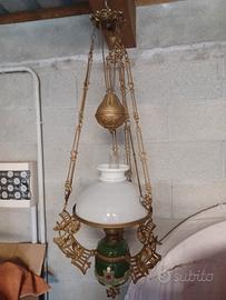 Lampada a petrolio in maiolica