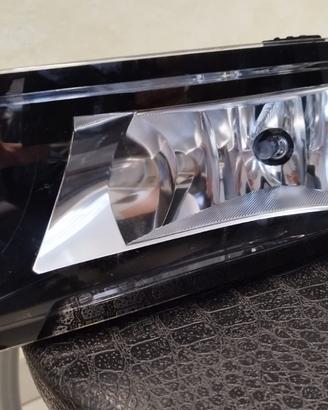 Faro fendinebbia Skoda Fabia 