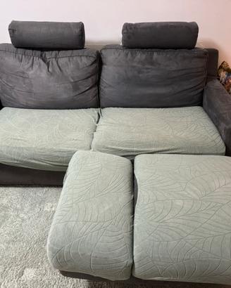 Divano 3 posti con pouf