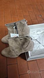 Stivaletto nuovo in camoscio