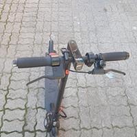 monopattino elettrico vivobike 