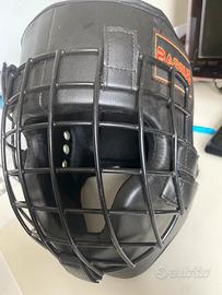 Casco in pelle griglia in metallo arti marziali