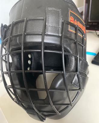 Casco in pelle griglia in metallo arti marziali