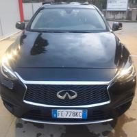 INFINITI Q30 (Nissan)