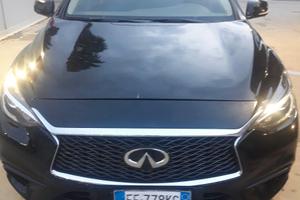 INFINITI Q30 (Nissan)