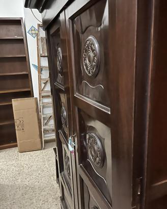 Antiquariato armadio e cassettiera II 900