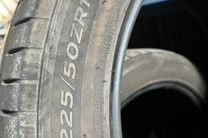 Gomme Estive 225/50/zr 18 Hankook