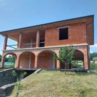 Casa indipendente con terreno