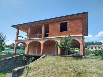 Casa indipendente con terreno