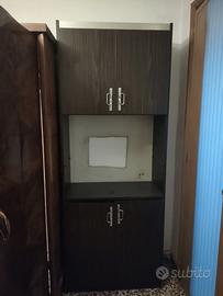 mobili scuri effetto legno 