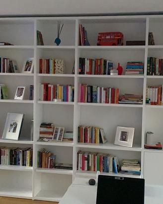 Libreria in legno laccato colore bianco, 415 cm