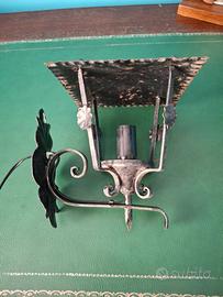 Lampada vintage in ferro battuto