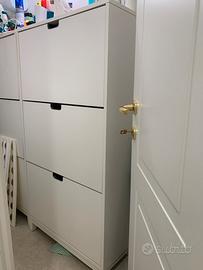 Due scarpiere stall ikea