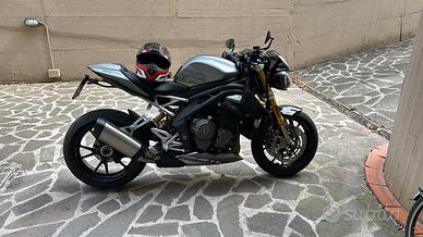 Triumph speed triple 1200rs