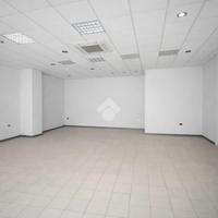 NEGOZIO A GIULIANOVA