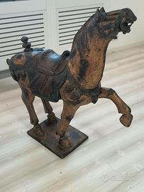 Cavallo in legno antiquariato 